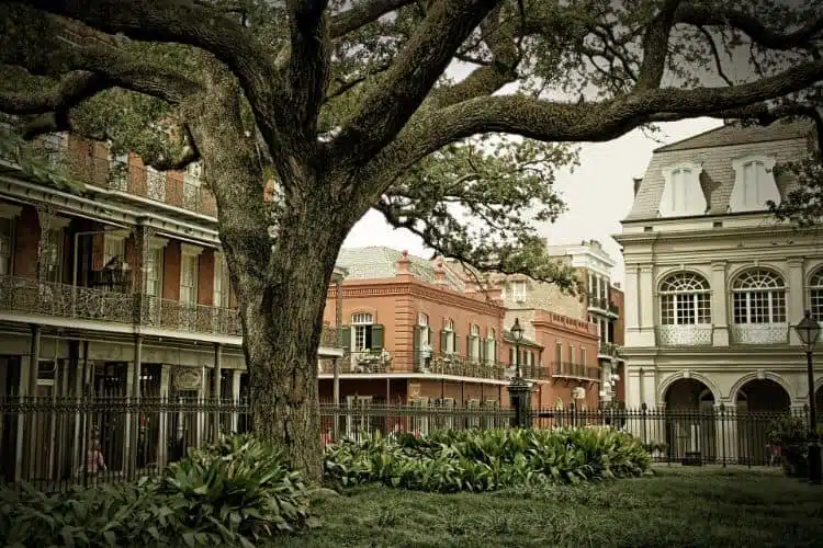 Where is New Orleans located in the USA? 2 french quarter neworleans