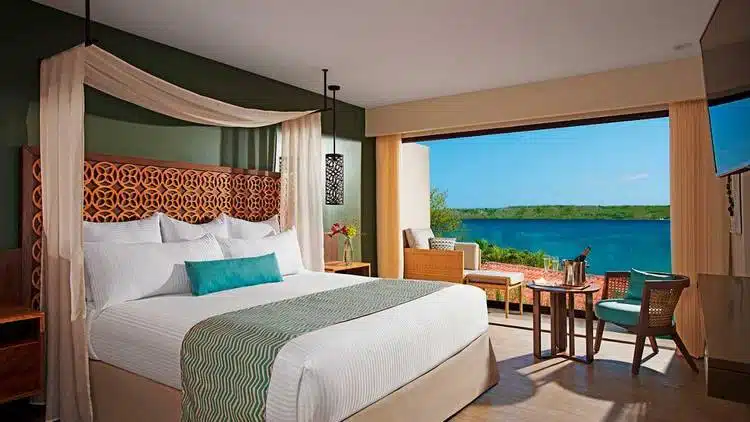 Secrets Papagayo