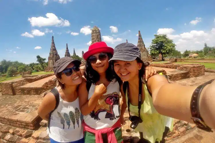 Marina with her travel buddies in Ayutthaya.