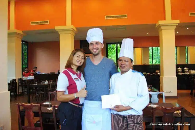 Após O Curso, O Chefe De Cozinha Apresentou-Me Um Certificado.  