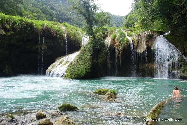 Semuc-Champey-Guatemala-Piscine Naturali E Grotte