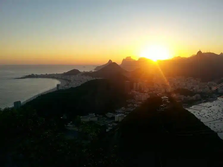 La Vue Du Pain De Sucre Au Coucher Du Soleil