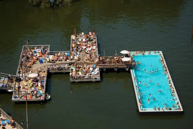 Badeschiff Berlijn Gekke Dingen Om Te Doen In Berlijn