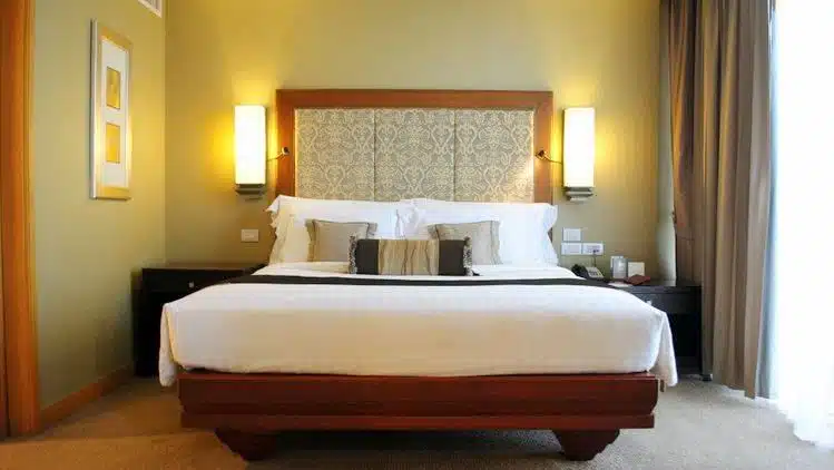 Dusit-Thani-Hotel-Bangkok