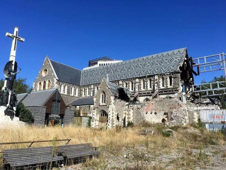 Christchurch, New Zealand: From Earthquake to Rebirth 1 CHRISTCHURCH, NEW ZEALAND: FROM EARTHQUAKE TO REBIRTH