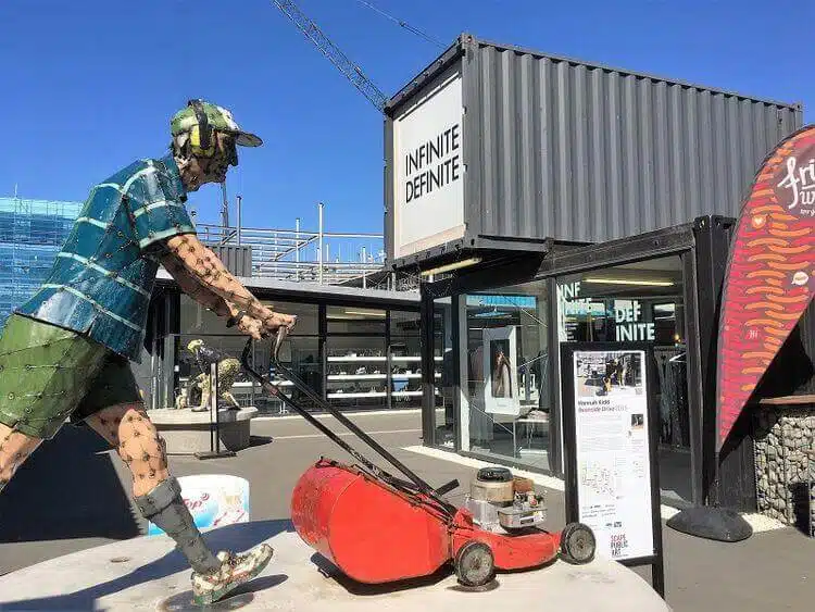 Christchurch, New Zealand: From Earthquake to Rebirth 2 CHRISTCHURCH, NEW ZEALAND: FROM EARTHQUAKE TO REBIRTH