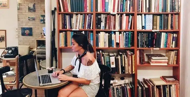 Trabajos Que Implican Viajes