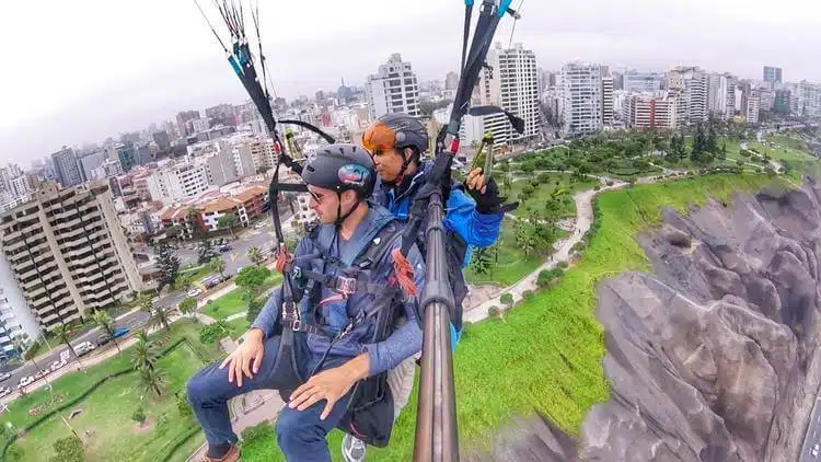 Gleitschirmfliegen Lima Peru