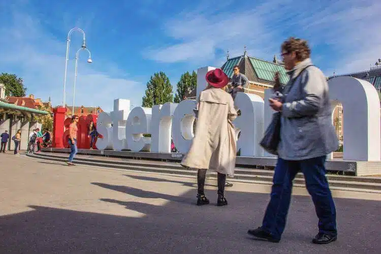 Best things to do in Amsterdam 29 find here information on what to see in amsterdam and don't forget to visit one of the famous coffee shops.