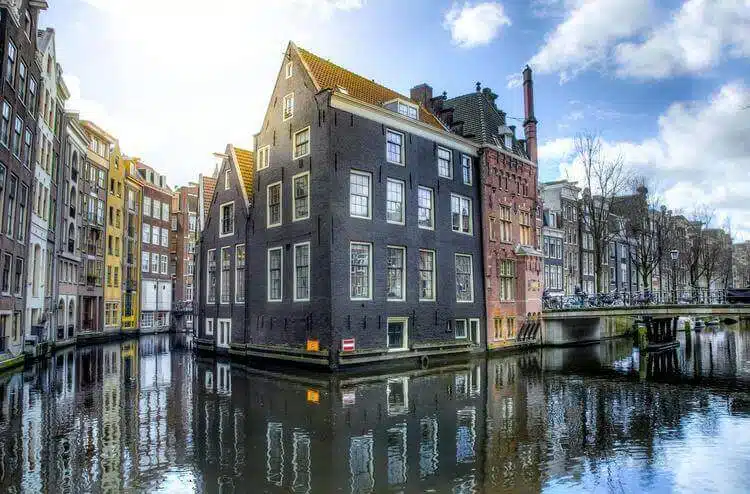 Best things to do in Amsterdam 31 top 10 attractions amsterdam and houses from 17th century