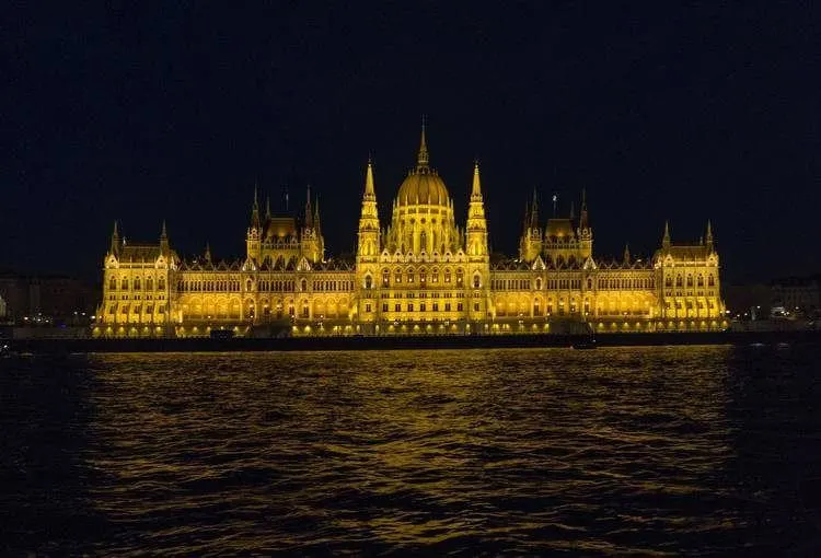 Budapest Top Attractions - Danube Cruise