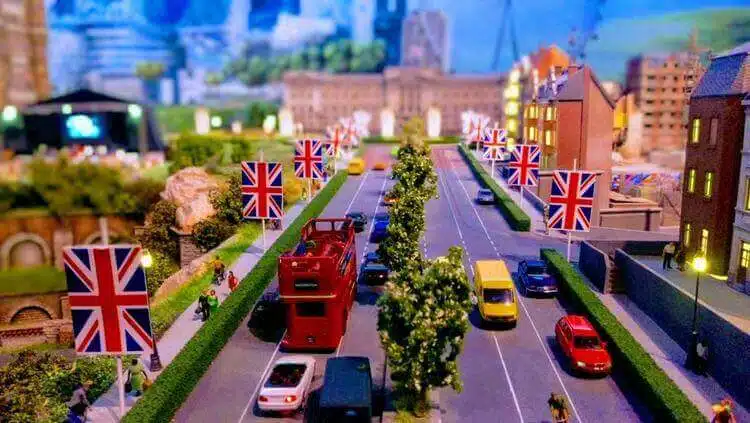 Lo Que Hay Que Hacer En Nyc Gulliver's Gate En Times Square London-Streets
