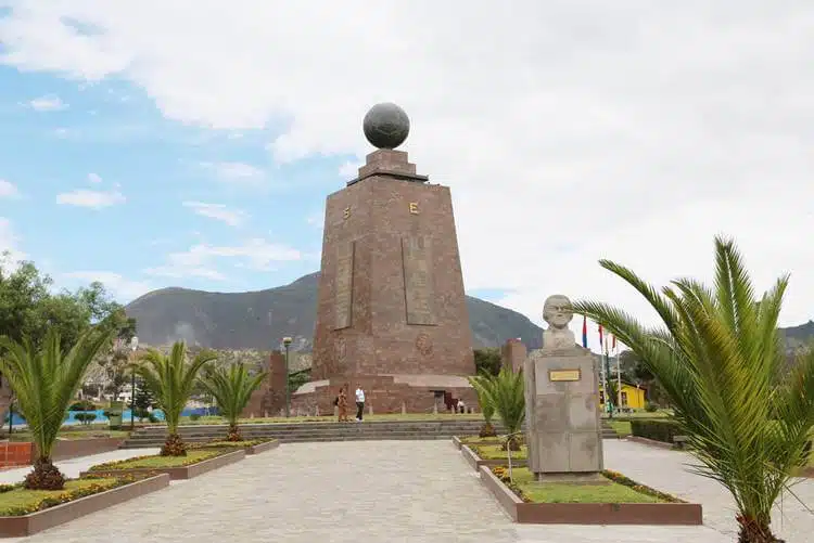 Qué Hacer En Quito Mitad-Mundo