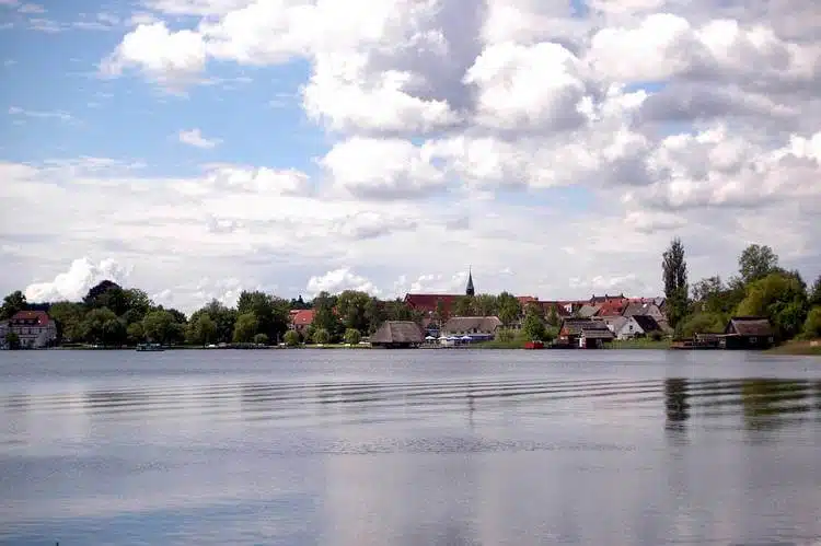 Mecklenburgische Seenplatte Hausboot Mieten