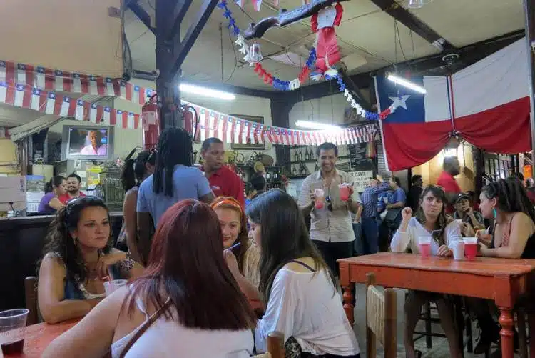 Cosas Que Hacer En Santiago Empanadas Y Terremotos @ La Piojera