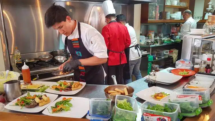 Cocina En Vivo En Sangay Spa Hotel Banos Ecudador