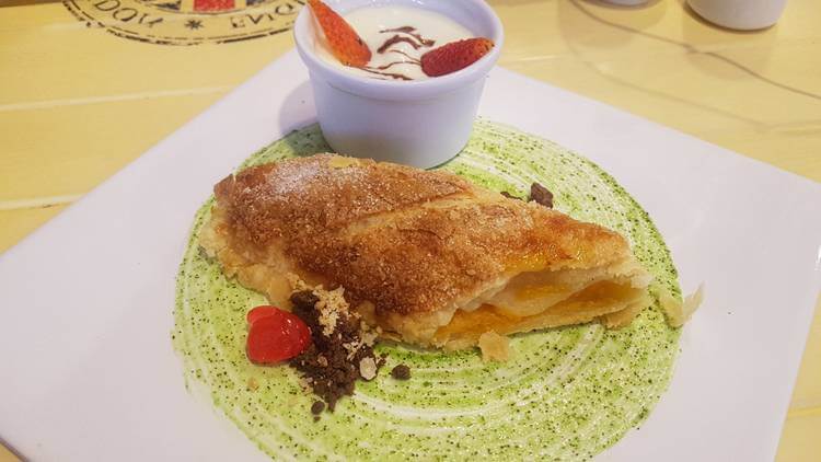 Picadelly Cafe Banos Ecuador