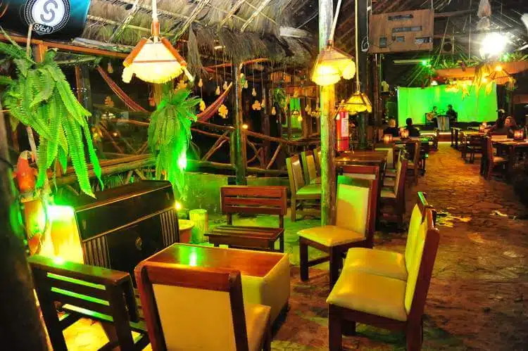 Chozón Bar & Grill Banos Ecuador