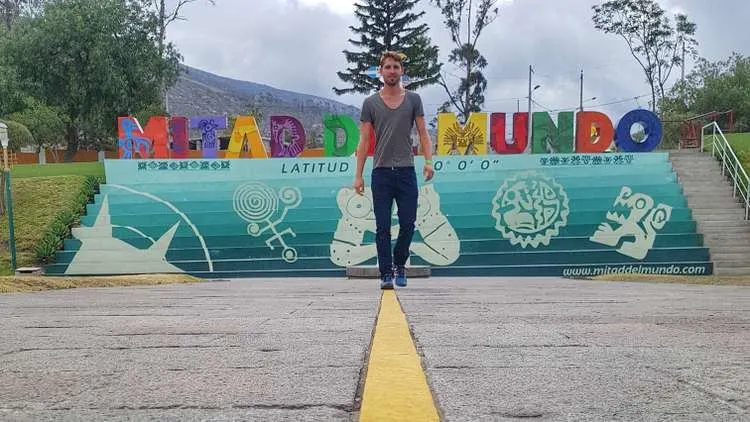Mitad Del Mundo Ecuatoriano