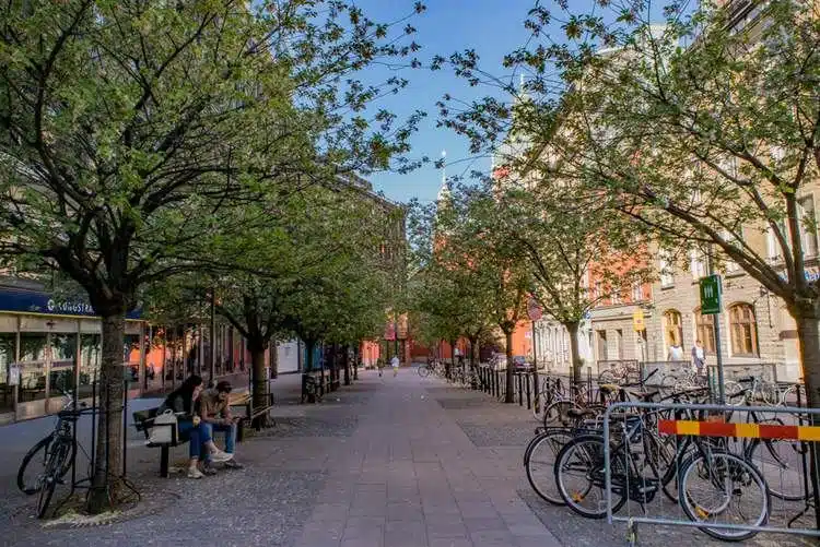 cheap places to travel in the summer