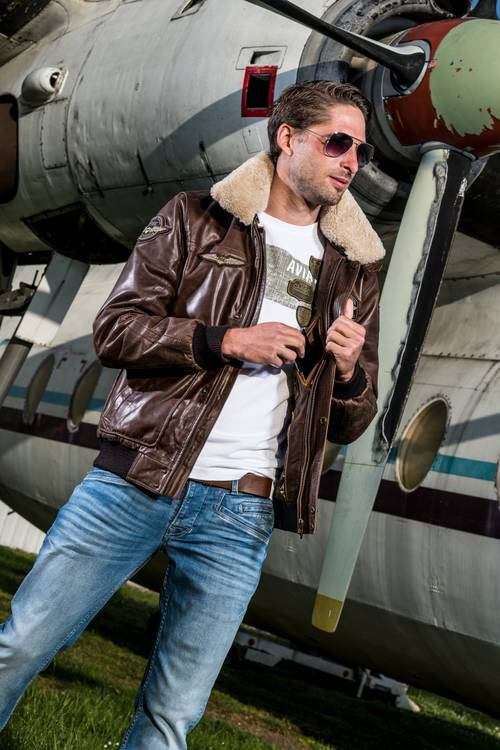 Dress Like A Cargo Pilot With Legend