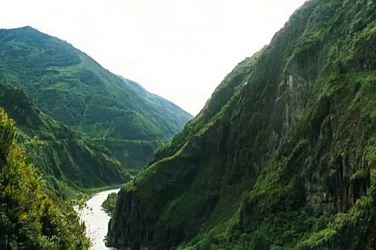 Cycling Down The Andes In Ecuador From Banos To Puyo