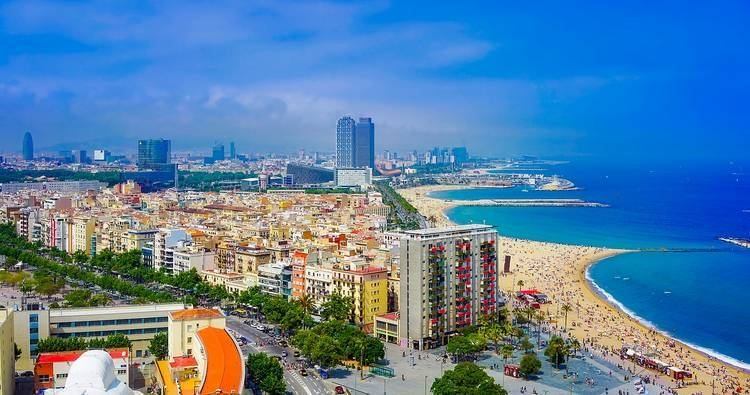 Barcelona Sightseeing Und Strandurlaub Die Schoensten Staedte Am Meer