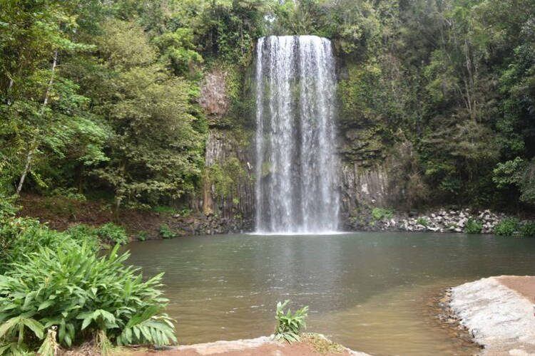 Cachoeiras Em Queensland AustráLia Dois Viajantes Altos Guia Para A Vida Em FurgãO