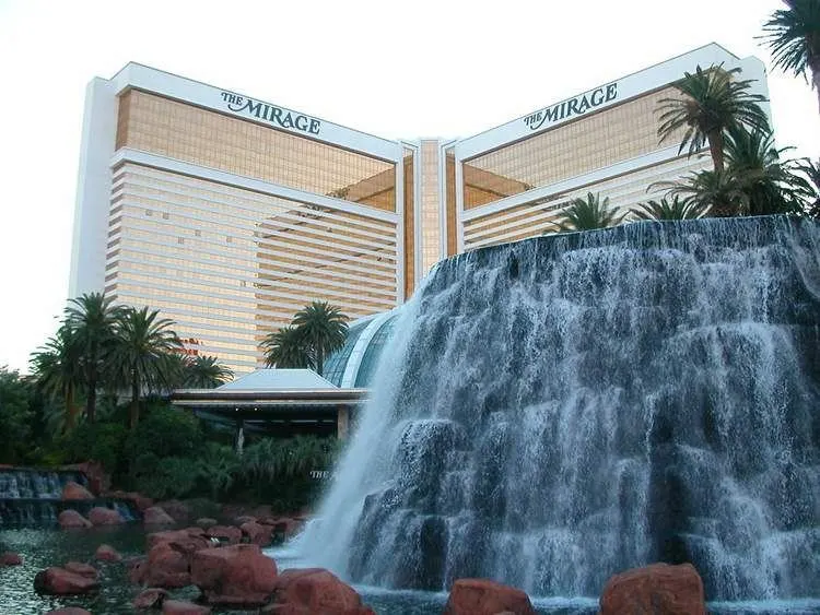 95 Kostenlose Und Günstige Las Vegas Sehenswürdigkeiten 1 The Mirage Hotel In Las Vegas Las Vegas Things To Do Cheap