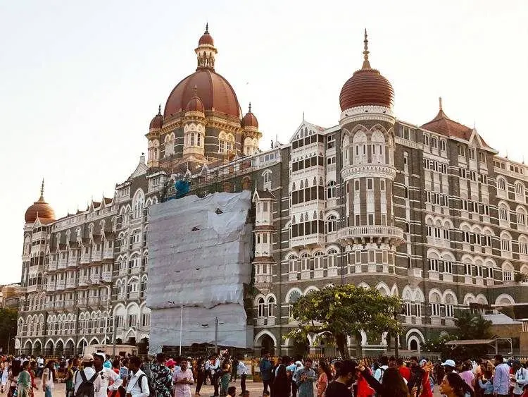 Der Taj Mahal Palast Wird Nach Dem Terroranschlag Renoviert.