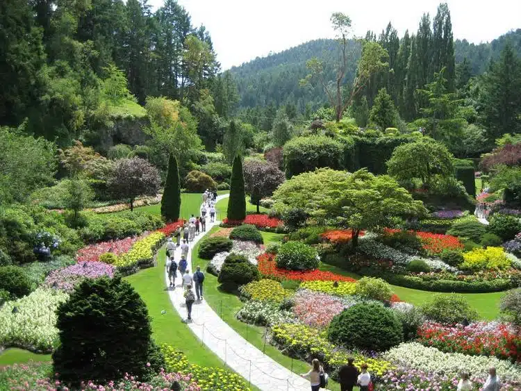 Ultimate List of the Best Vancouver Tours 6 butchart-gardens-vancouver