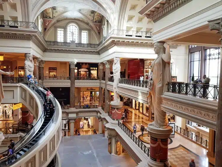 10 Best Las Vegas Malls | Find Your Favorite Shopping Center