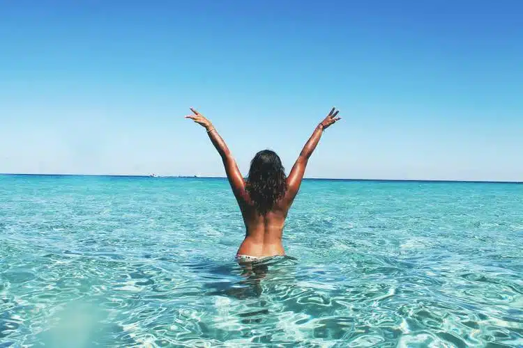 5 Essentials to Take on a Trip to Tropical Countries 1 5 Essentials to Take on a Trip to Tropical Countries2
