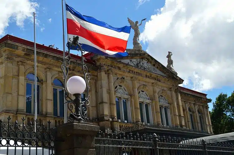 The Meaning of the Costa Rica Flag 1 The Meaning of the Costa Rica Flag