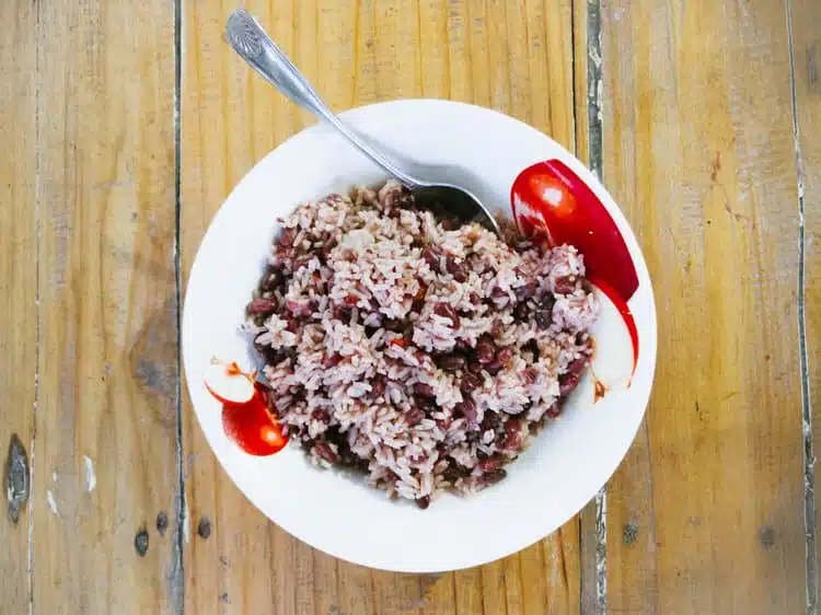 Aprenda o 'Gallo Pinto', prato típico da Costa Rica, adversária do Brasil  na Copa, Culinaria 013