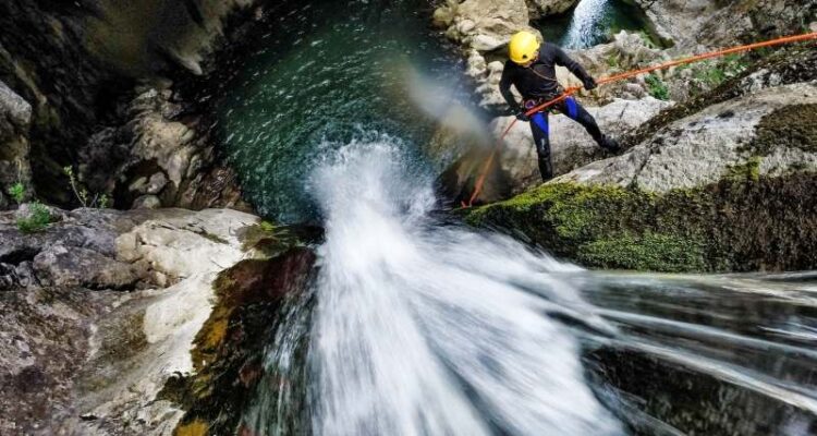 Best Canyoning And Waterfall Rappelling Tours In Costa Rica4 1