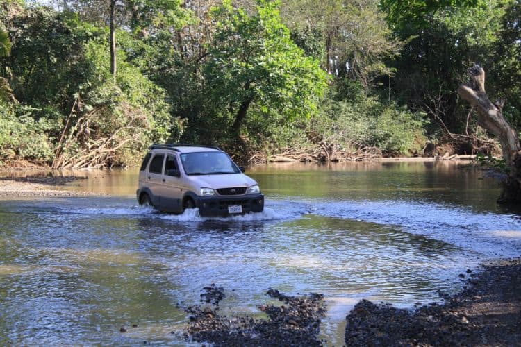 Drivingincostarica