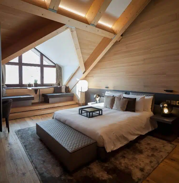 Eine Reise zu den schönsten Hotelzimmern: Sweet Suite Dreams 16 The Chedi Andermatt_Gotthard Suite_Master Bedroom_(c) The Chedi Andermatt (2)