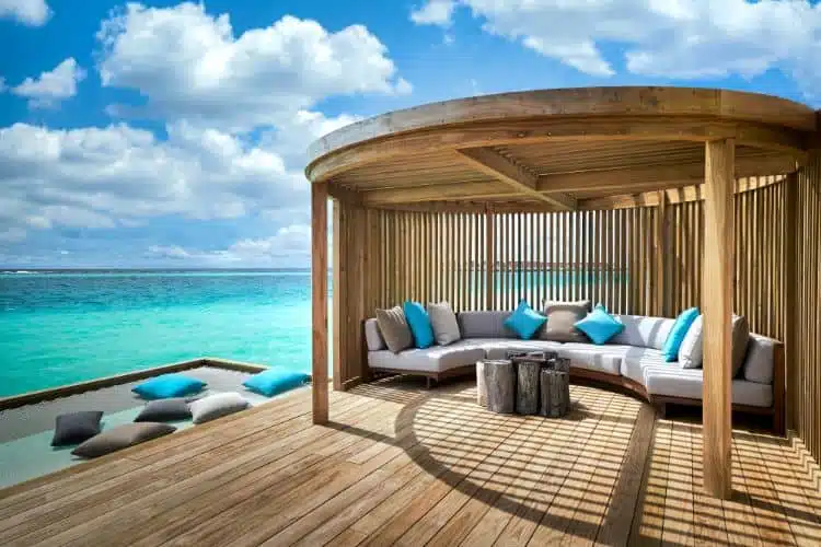 Eine Reise zu den schönsten Hotelzimmern: Sweet Suite Dreams 12 ©Hard Rock Hotel Maldives_Rockstar_Villa deck_280