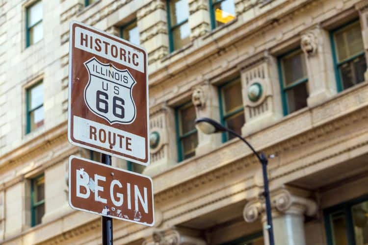 Cette Photo Montre Le Panneau De Signalisation Du DéBut De La Route 66