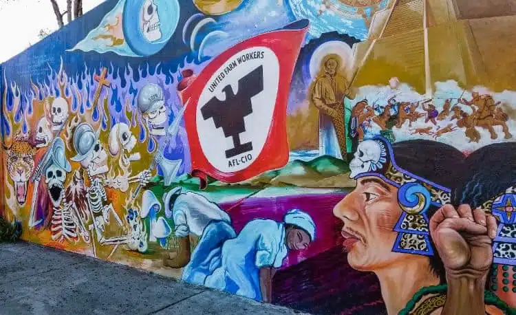 Arte Callejero Del Barrio Logan En San Diego