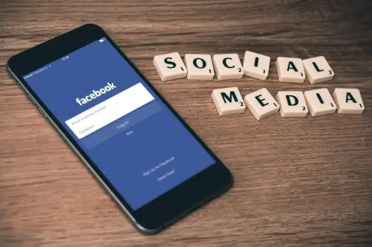 Best Online Jobs that you can do from anywhere 19 Best-Online-Jobs-From-Home-facebook-manager