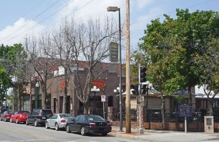 Explora El Barrio De Westport