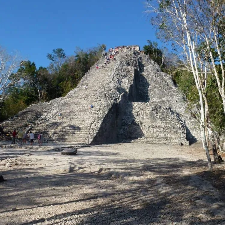 Nohoch_Mul_En_Cobá_-_Panoramio