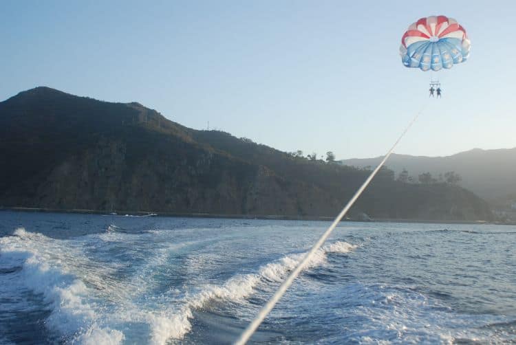 Parasailing Über Der Catalina Insel