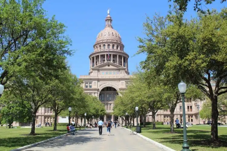 25 Fun things to do in Austin Texas 38 Capitol Austin texas