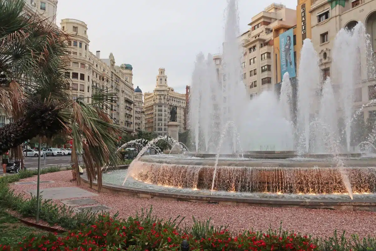 Plaza Van Het Stadhuis Van Valencia Bij Zonsondergang