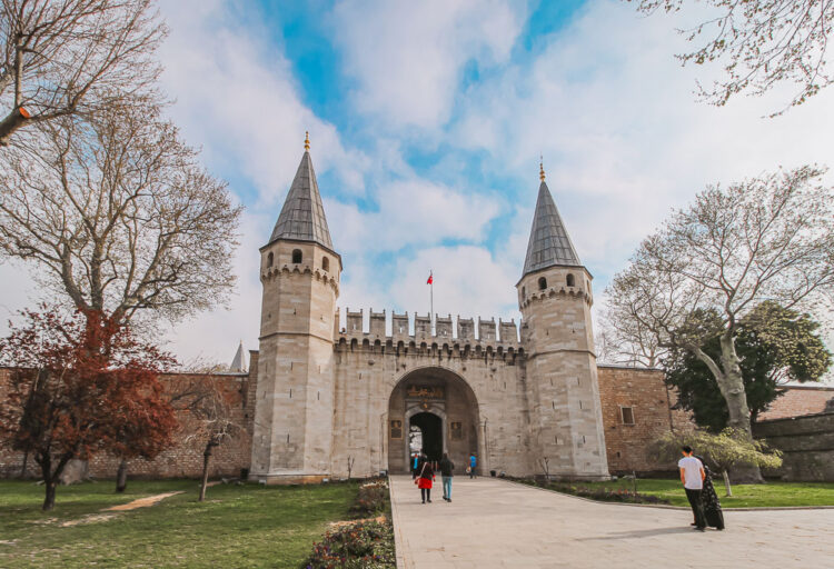 Eingang Zum Topkapi Palast In Istanbul Im Winter-2