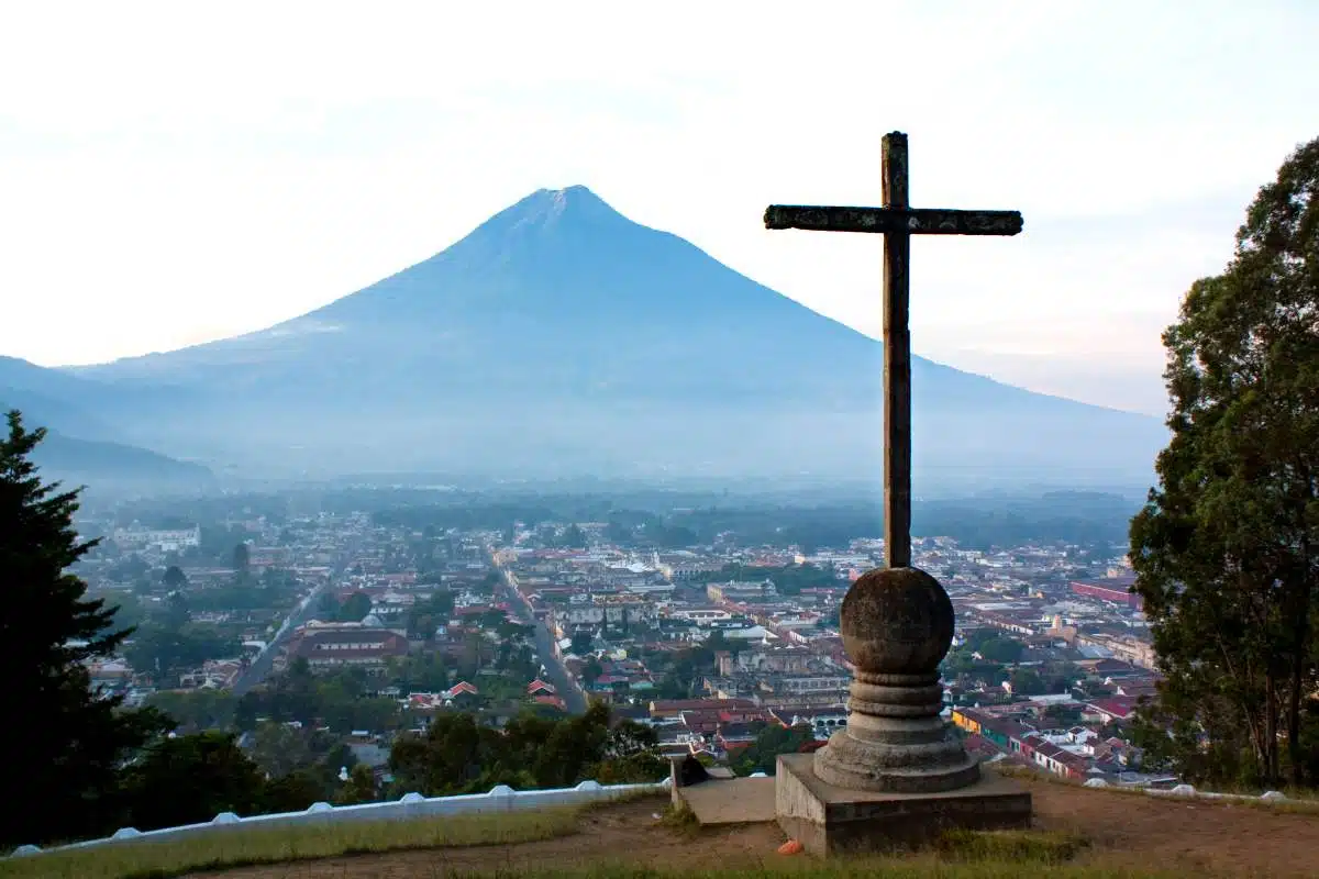 Hoe Kom Je Van Guatemala Stad Naar Antigua, Guatemala?