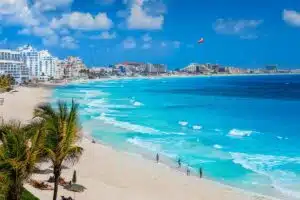 where is cancun mexico located